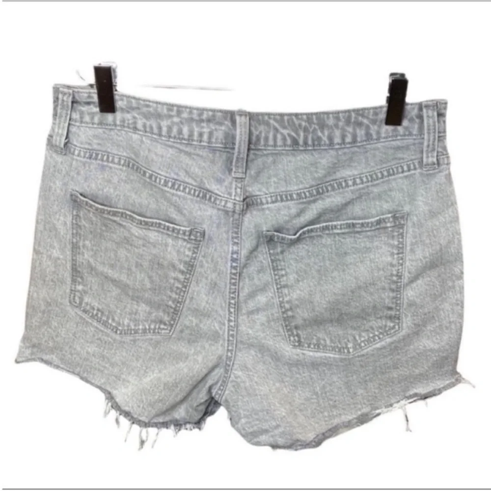 UNIVERSAL THREAD vintage midi jean shorts 8 / 29R